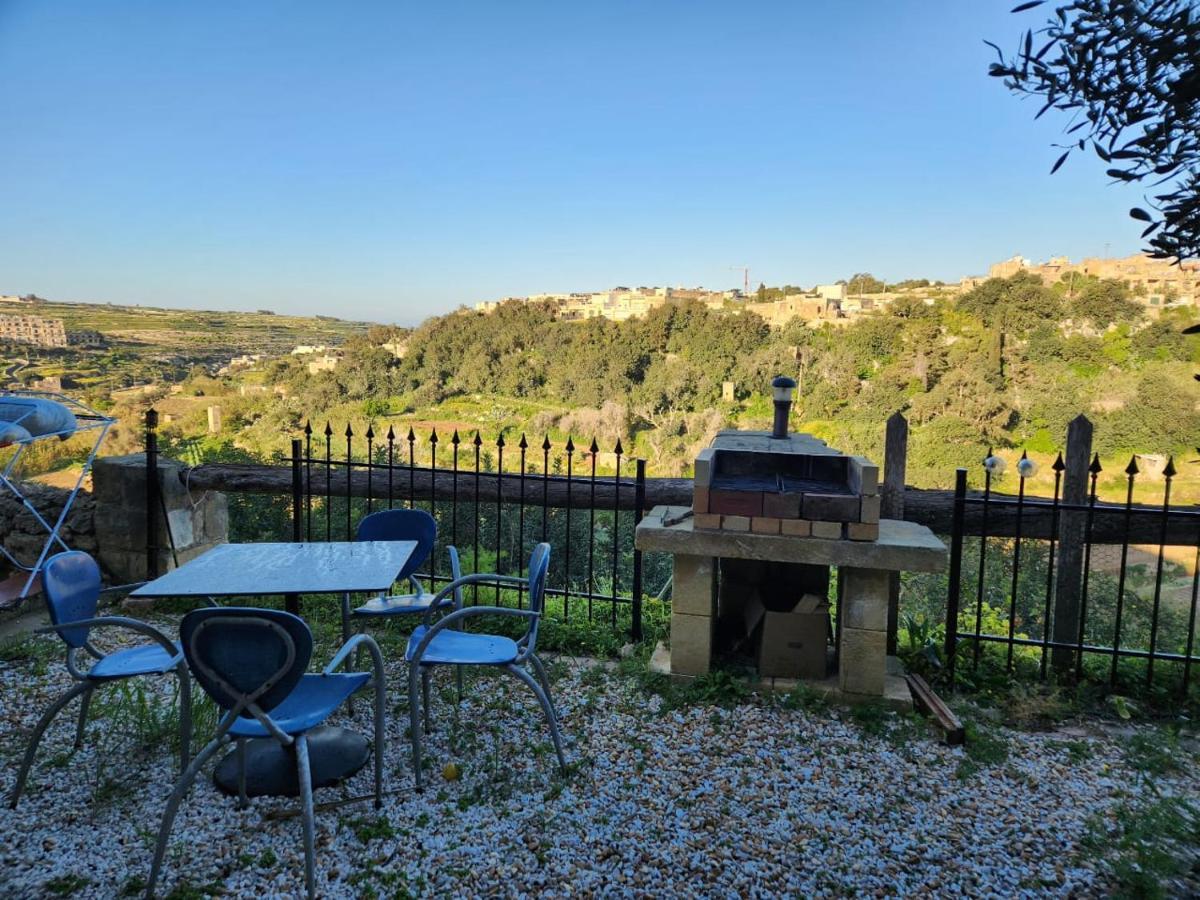 Tranquil Escape In Gozo Shared Pool & Morning Meal Acomodação com café da manhã Ghajn il-Kbira  Exterior foto